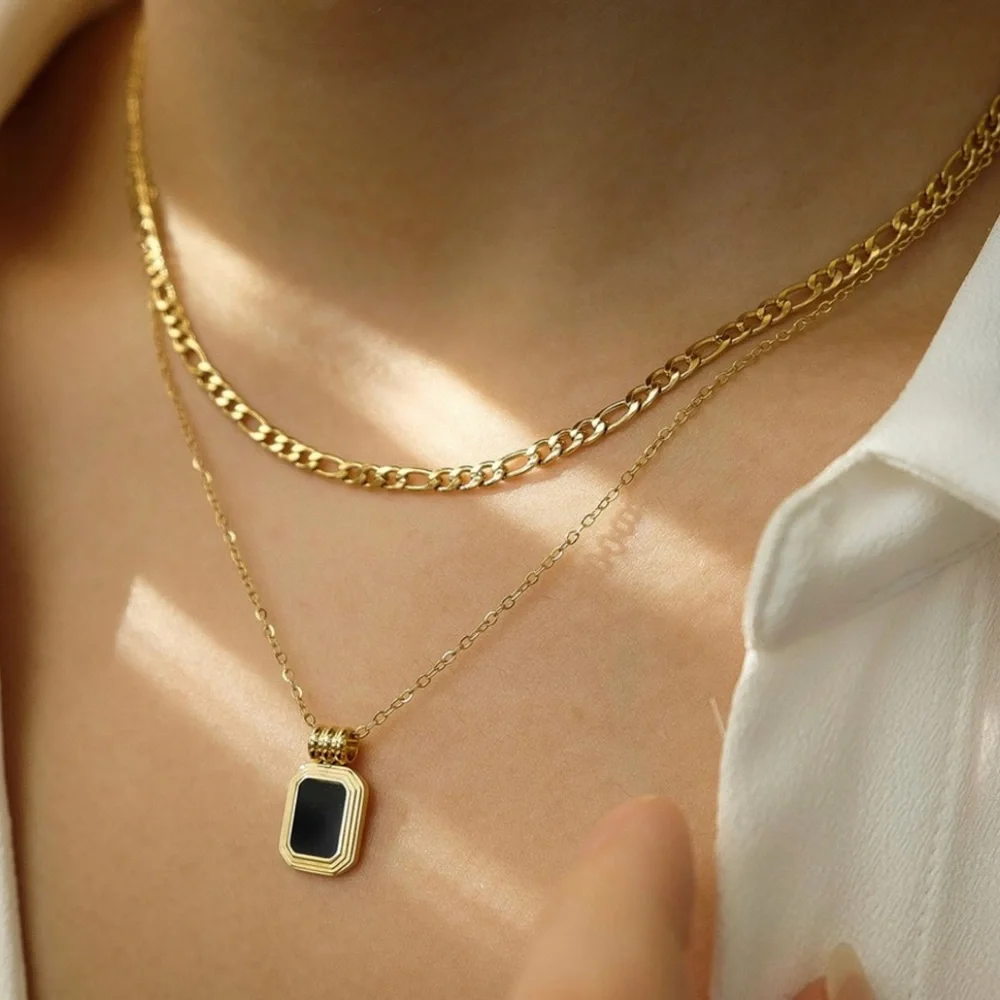 Ridge Rectangle Onyx Chain Necklace | 18K Gold Plated Stainless Steel - Picture 1 of 5
